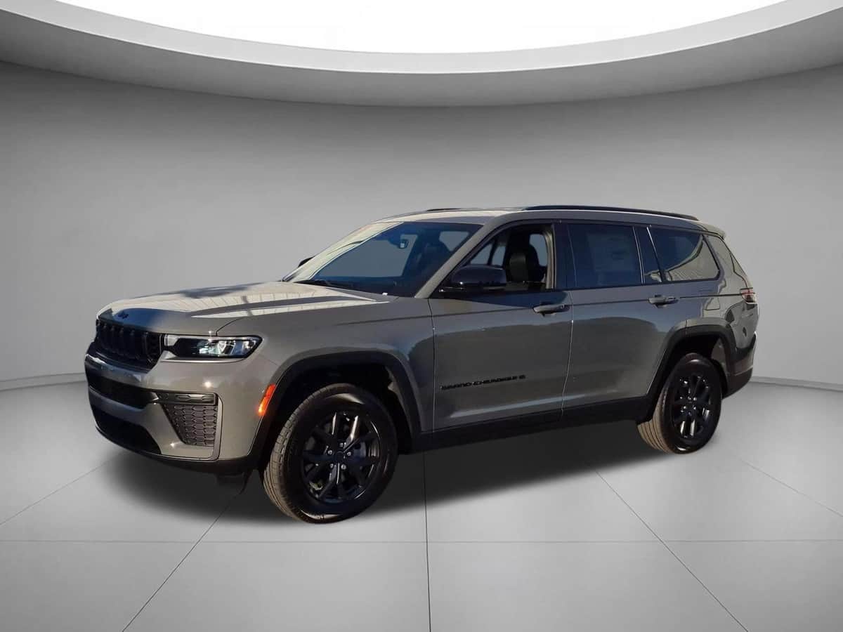 2027 Jeep Grand Cherokee L Laredo Altitude