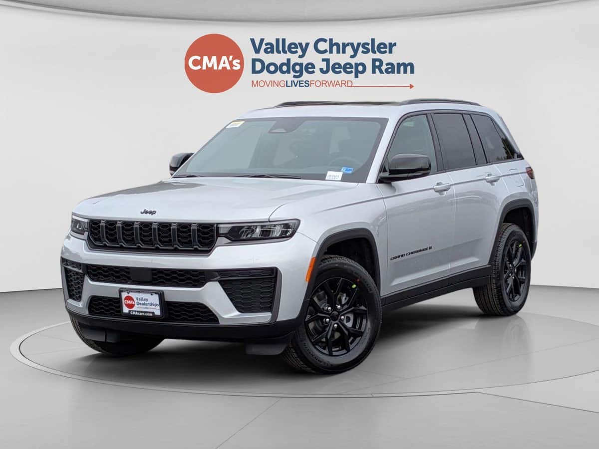 2026 Jeep Grand Cherokee Laredo Altitude
