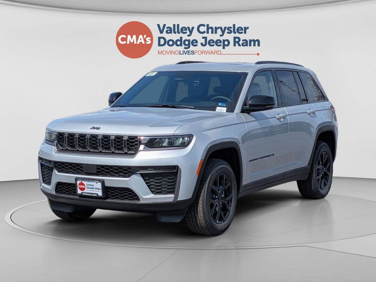 2026 Jeep Grand Cherokee Laredo Altitude
