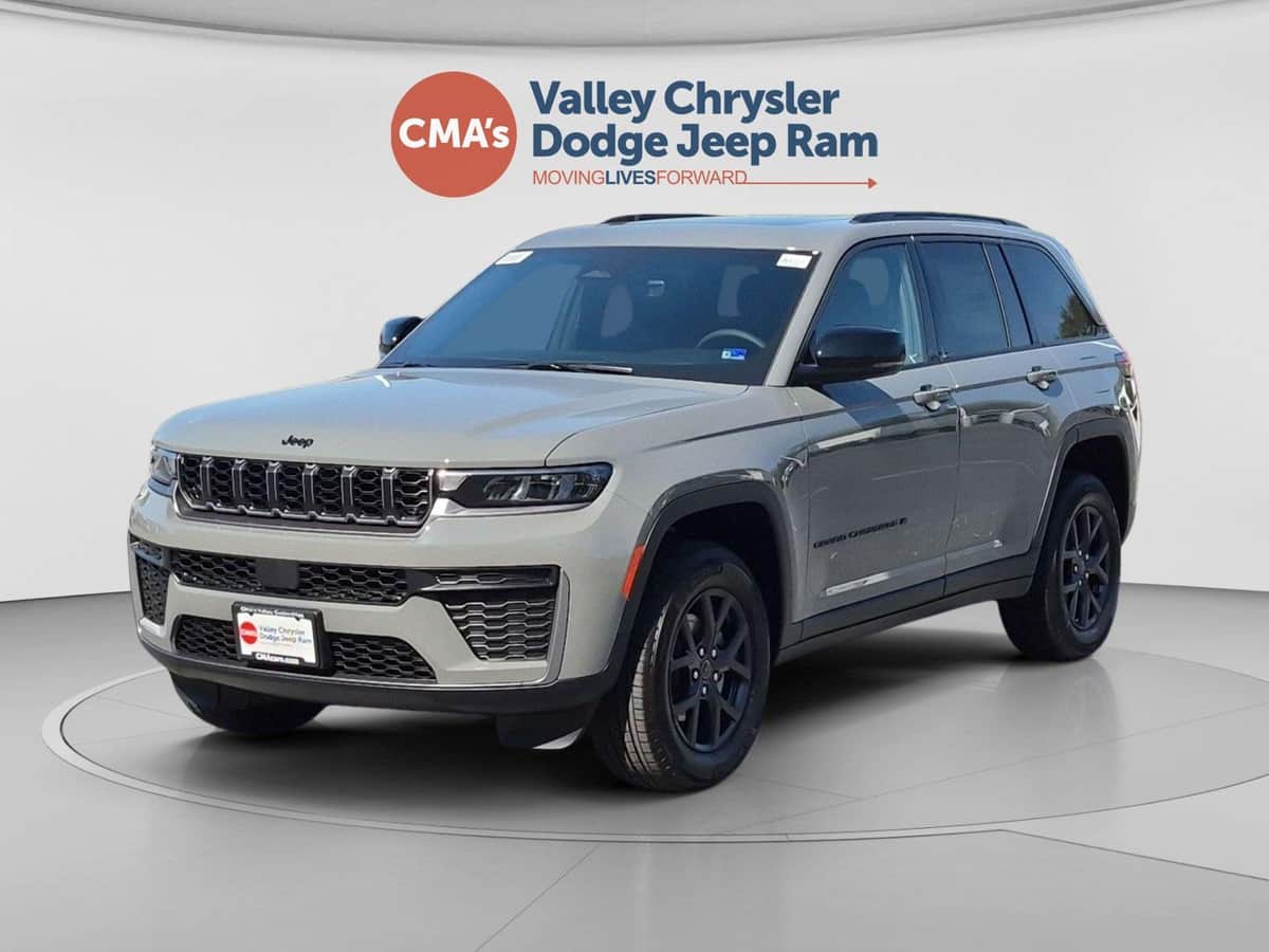 2027 Jeep Grand Cherokee Laredo Altitude