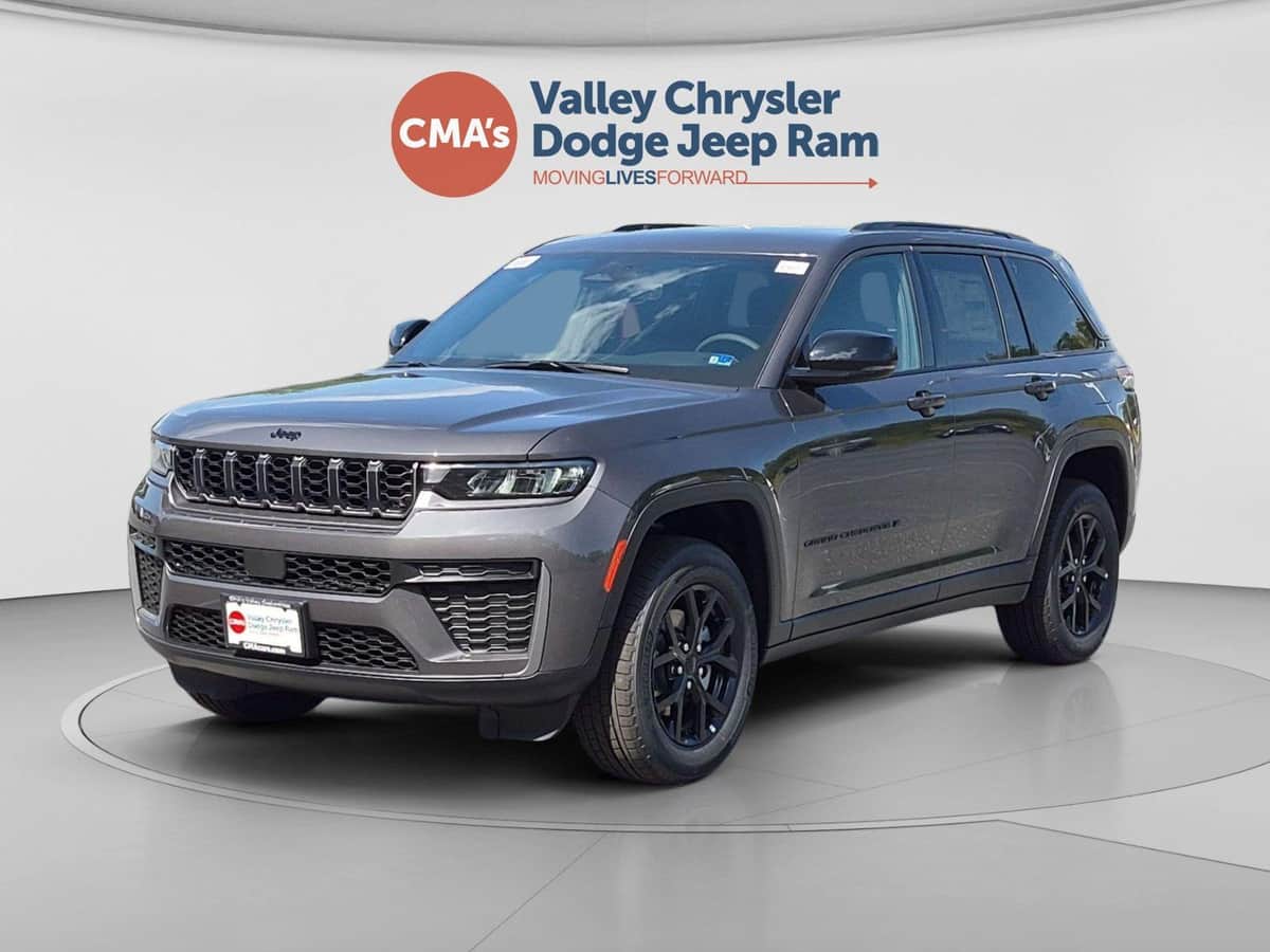 2026 Jeep Grand Cherokee Laredo Altitude