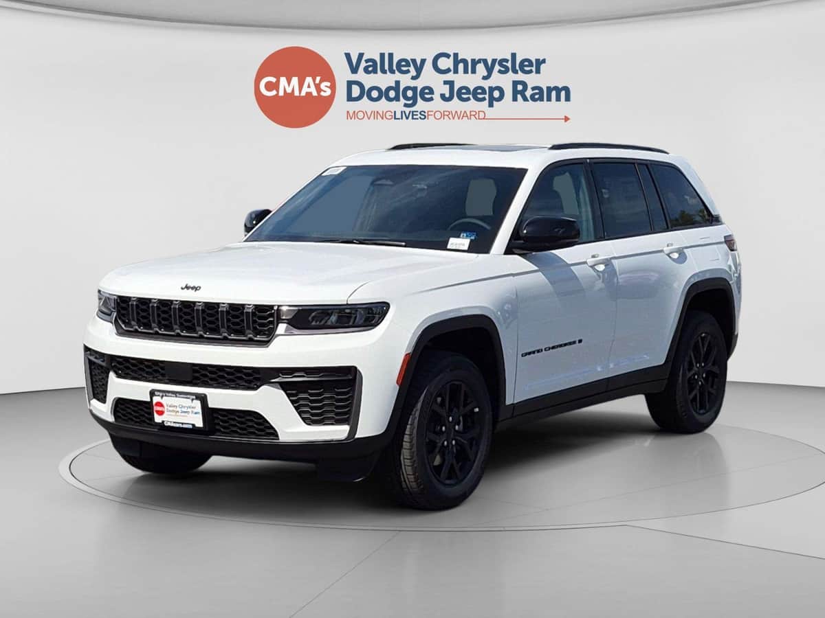 2026 Jeep Grand Cherokee Laredo Altitude