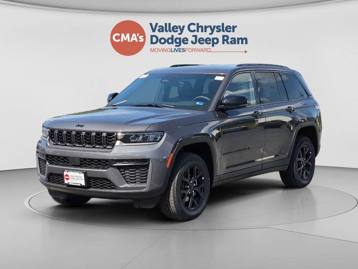 2026 Jeep Grand Cherokee Laredo Altitude