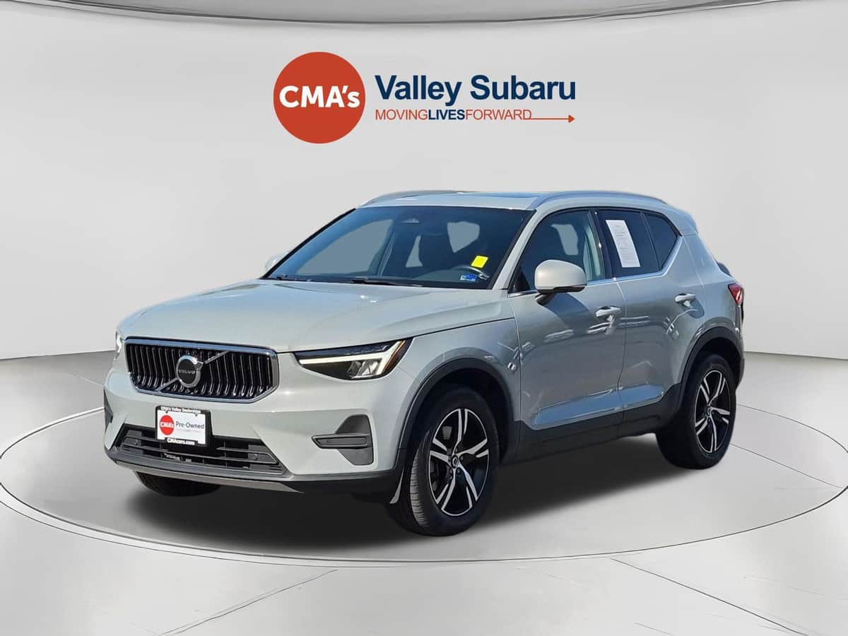 2024 Volvo XC40 Core Bright Theme