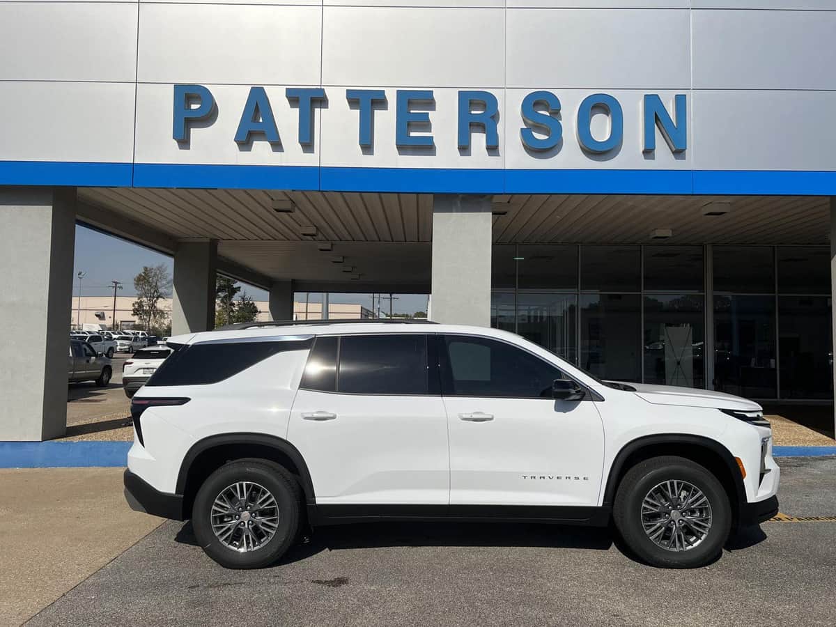 2027 Chevrolet Traverse Fwd Lt