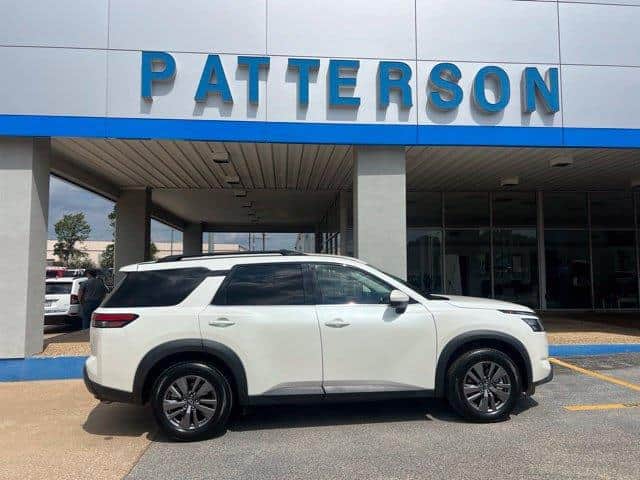 2024 Nissan Pathfinder SV