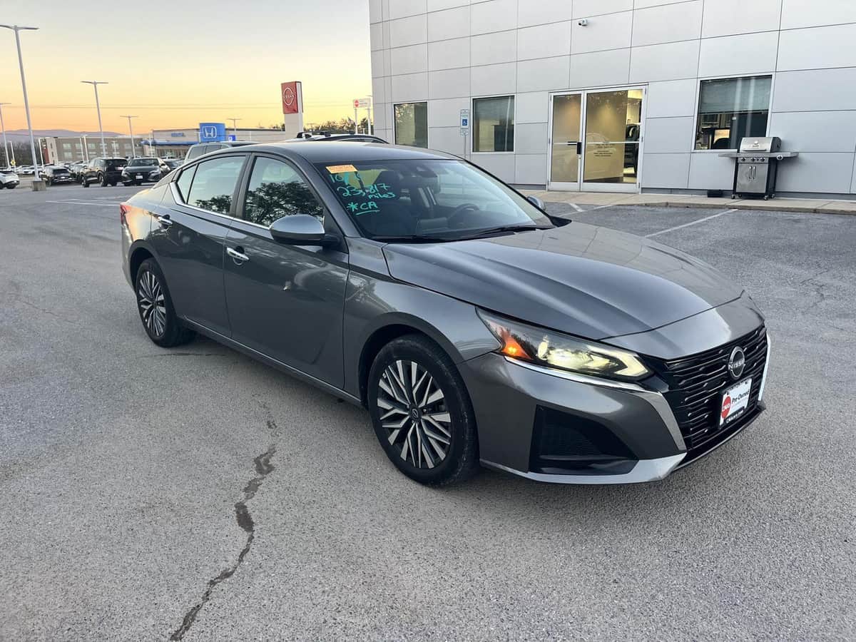 2025 Nissan Altima SV