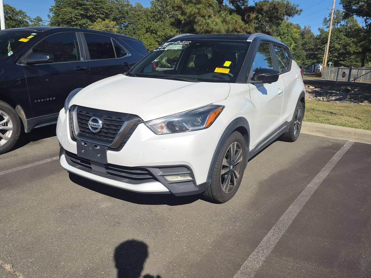 2020 Nissan Kicks SR