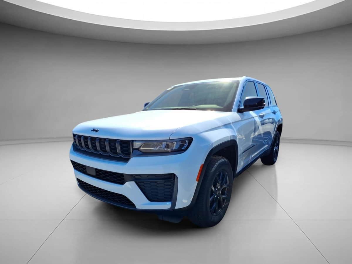 2027 Jeep Grand Cherokee Laredo Altitude