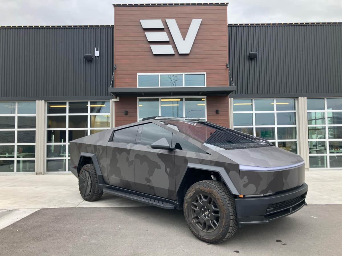 2025 Tesla Cybertruck Cyberbeast