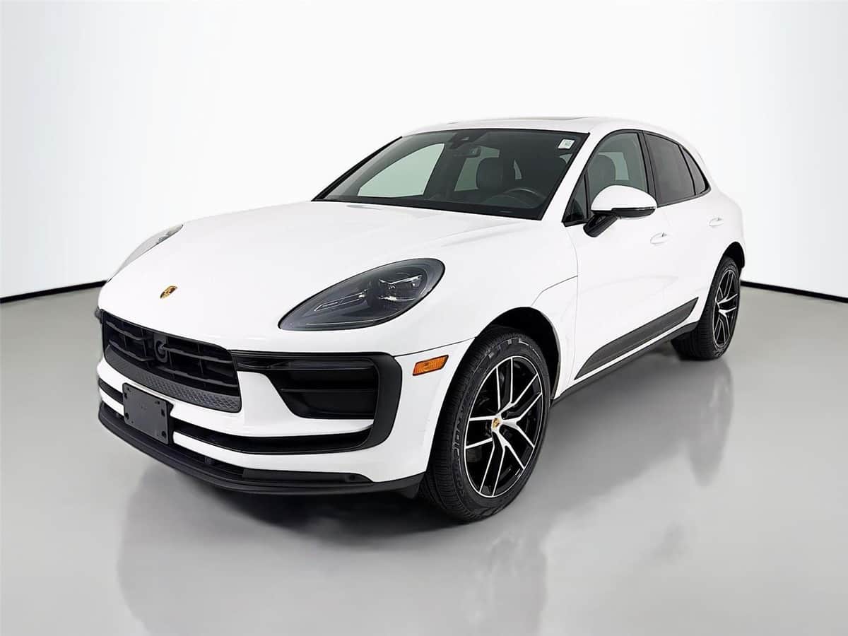 2023 Porsche Macan BASE
