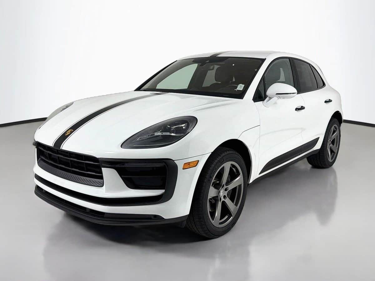 2022 Porsche Macan BASE