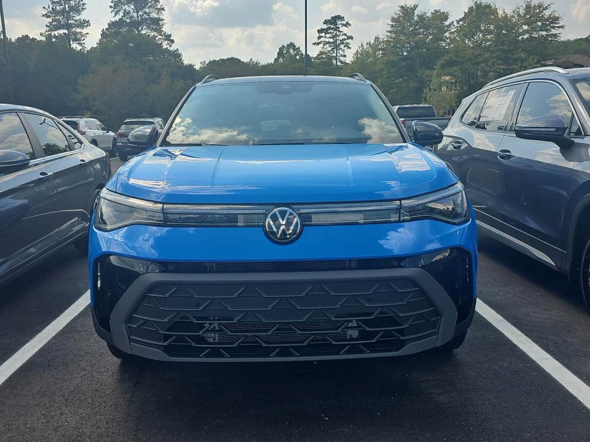 2026 Volkswagen Taos Se Black