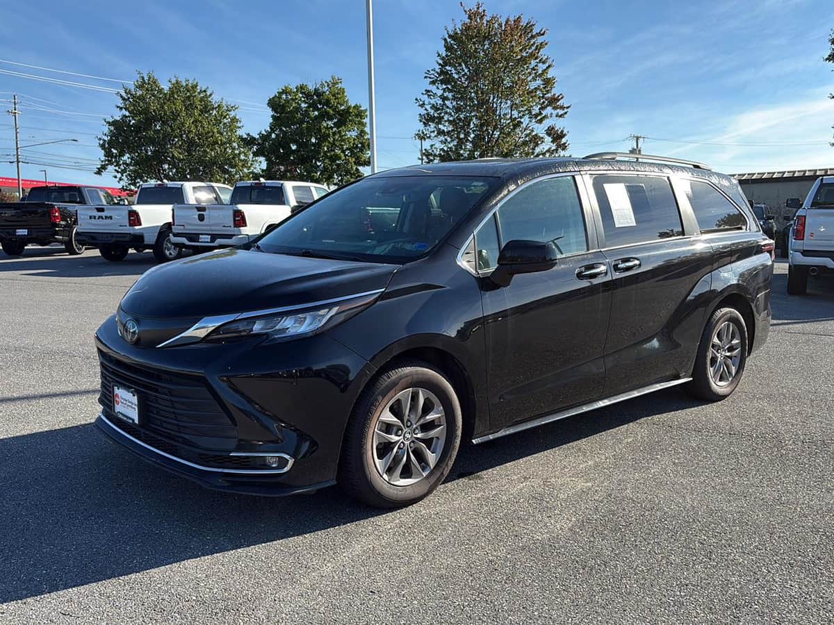 2023 Toyota Sienna Xle 8-Passenger