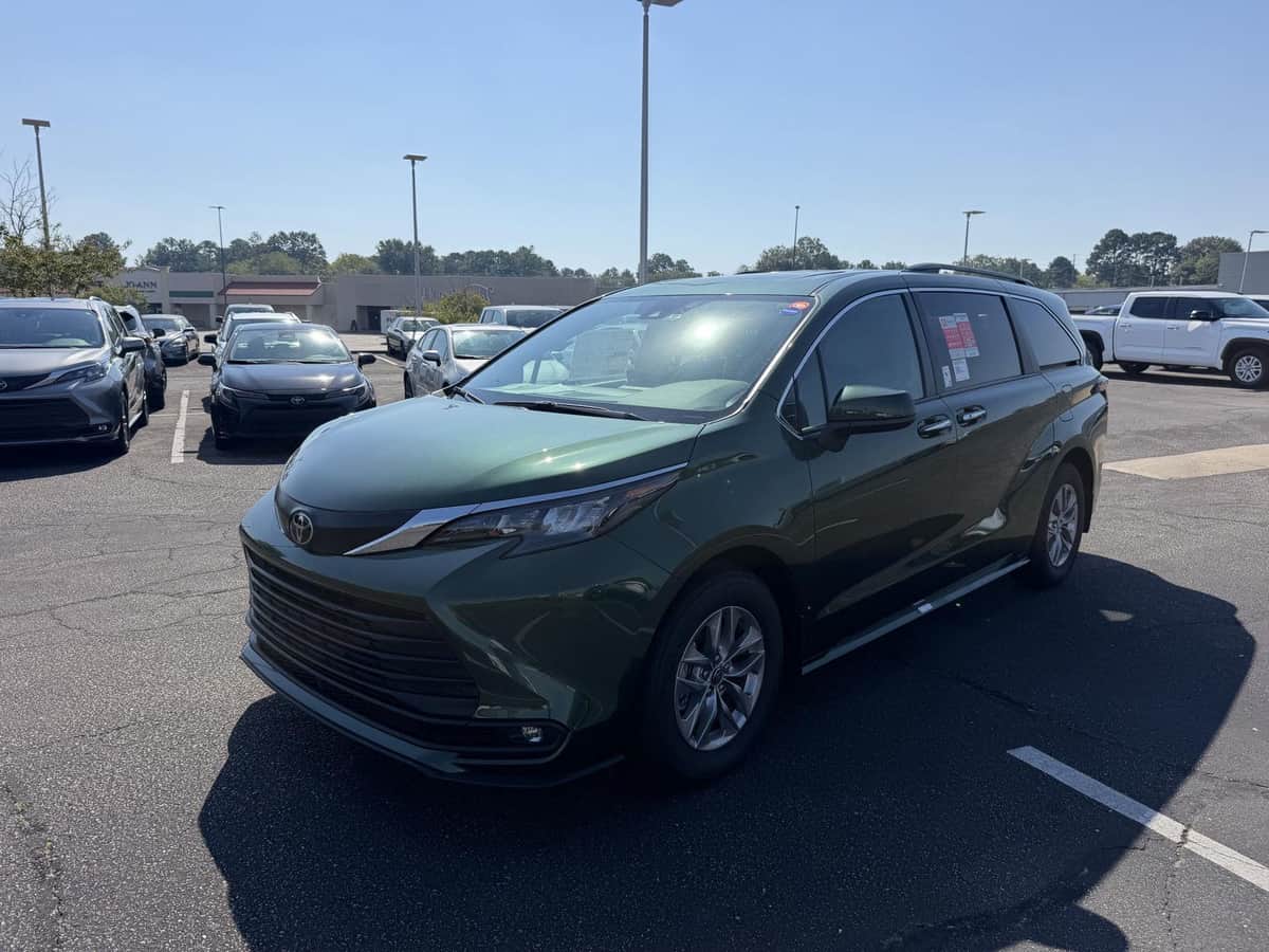 2026 Toyota Sienna Xle 7-Passenger