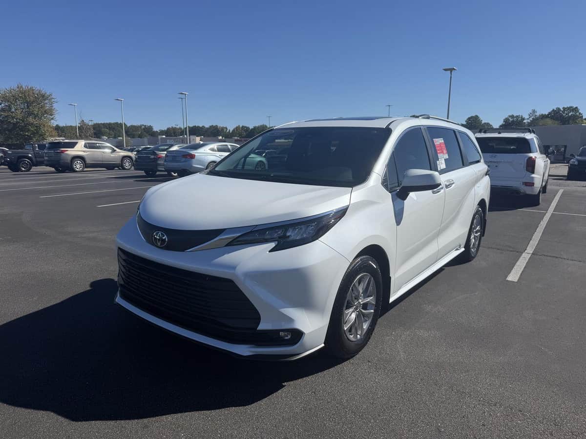 2026 Toyota Sienna XLE