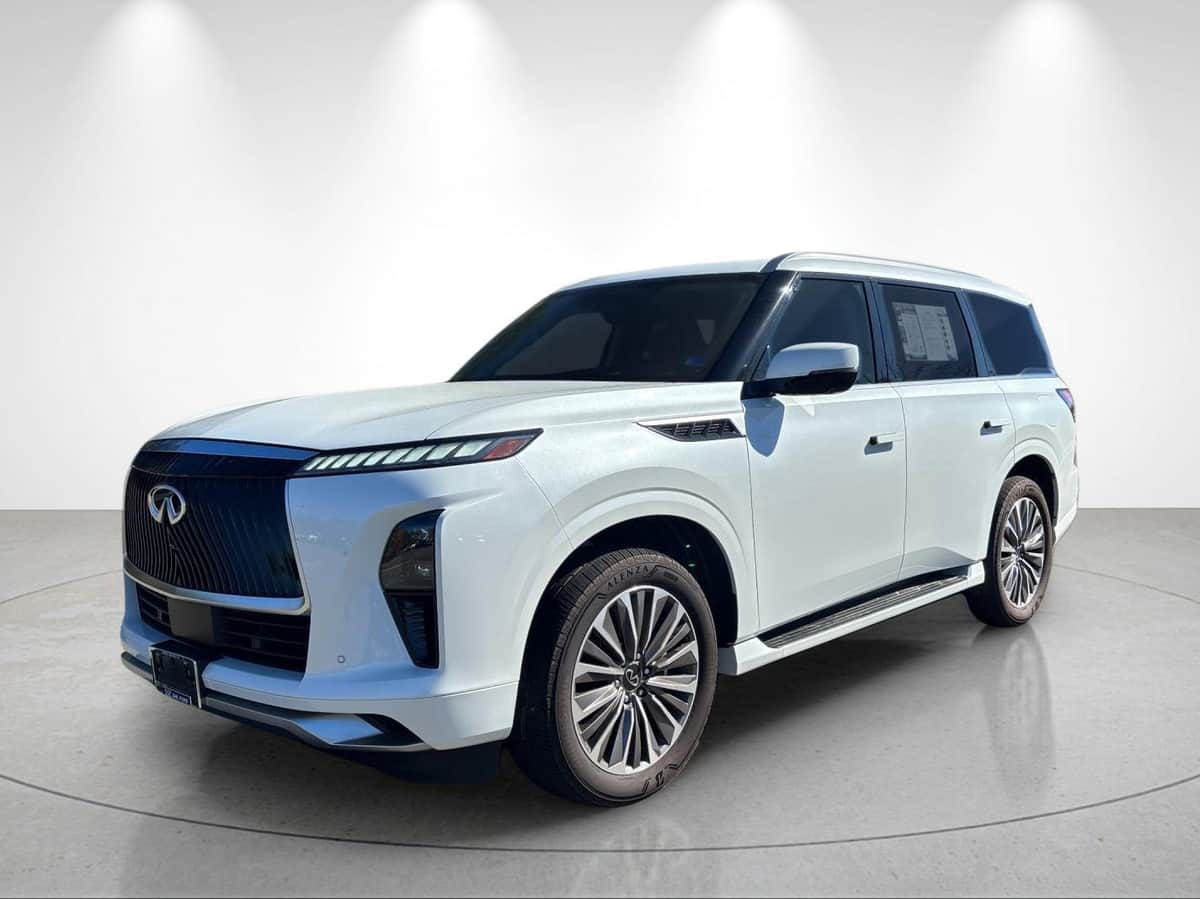 2025 INFINITI QX80 LUXE