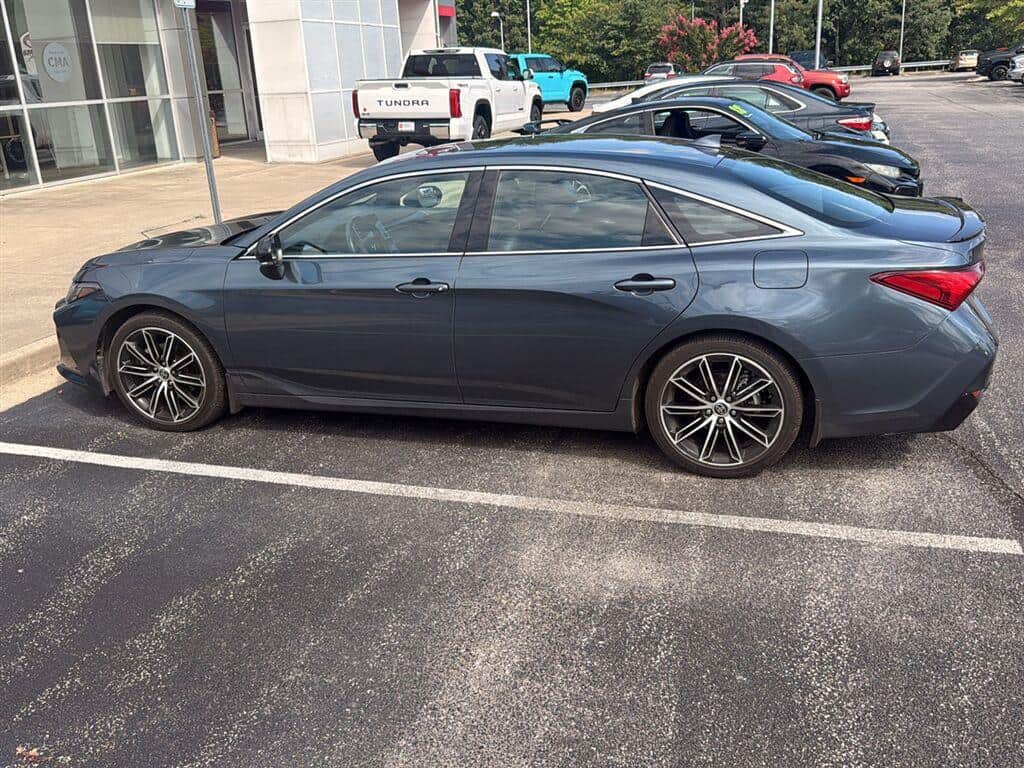 2022 Toyota Avalon Touring