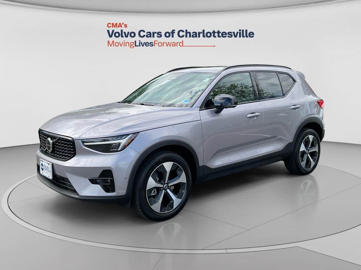 2026 Volvo XC40 PLUS