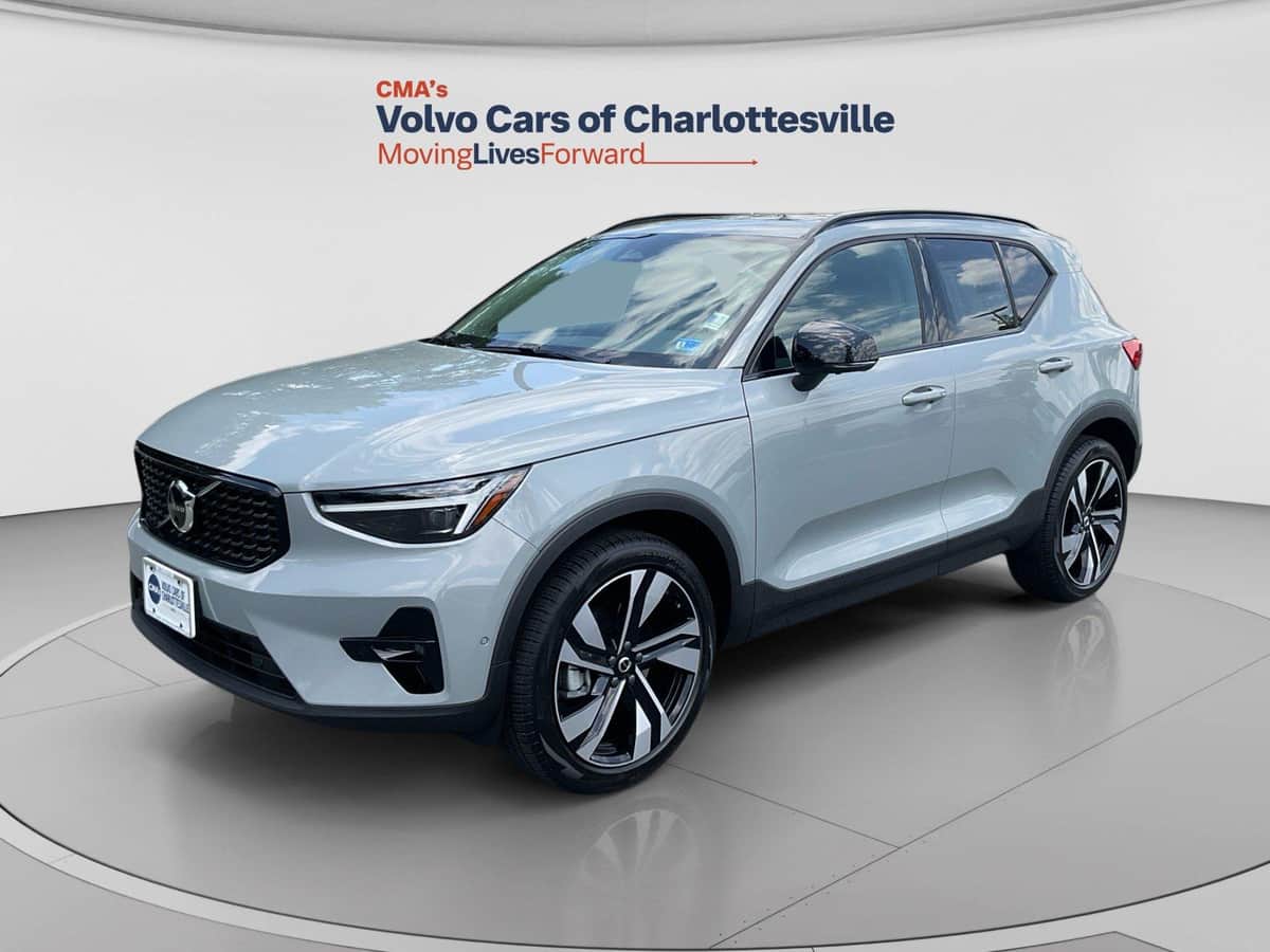 2026 Volvo XC40 PLUS