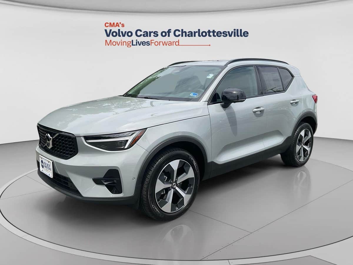 2026 Volvo XC40 PLUS