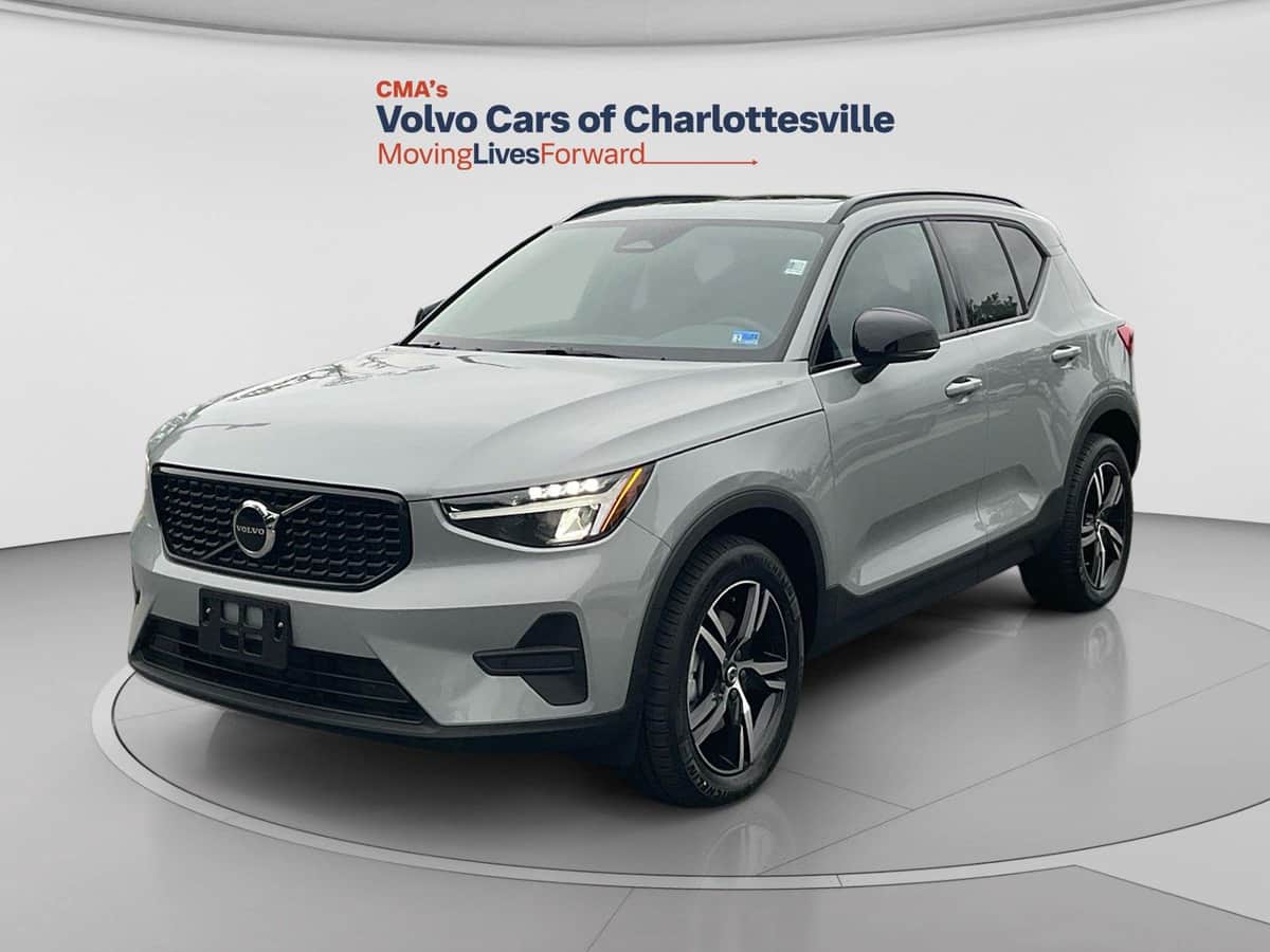 2026 Volvo XC40 CORE