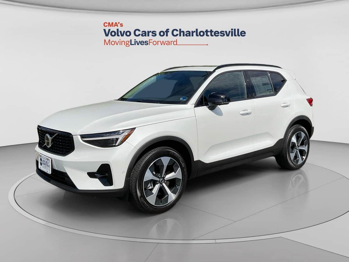 2026 Volvo XC40 PLUS
