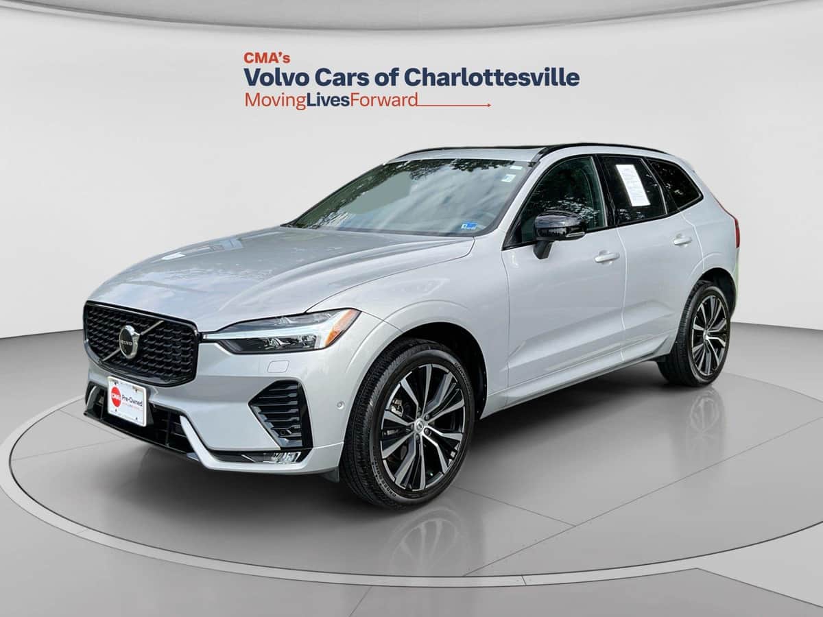 2023 Volvo XC60 Ultimate Dark Theme