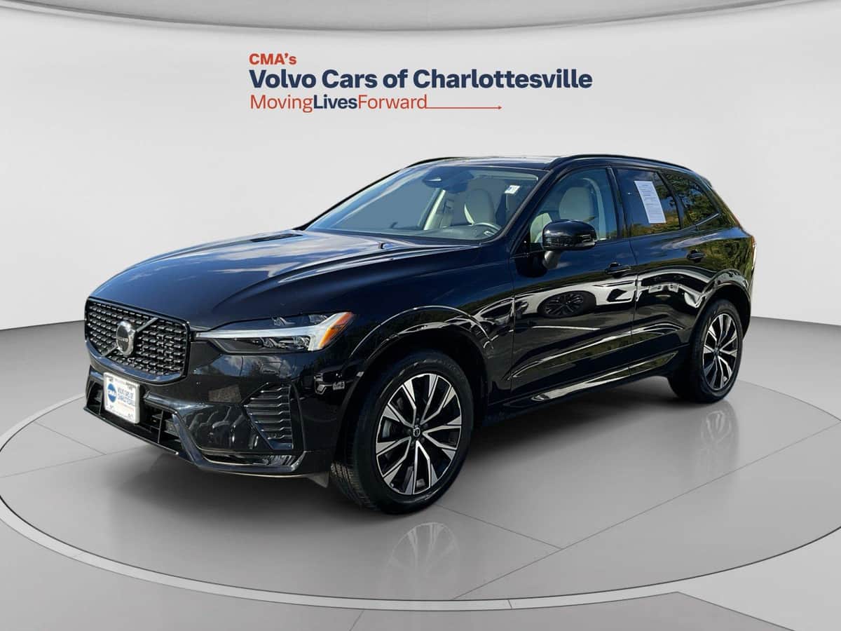 2024 Volvo XC60 Plus Dark Theme