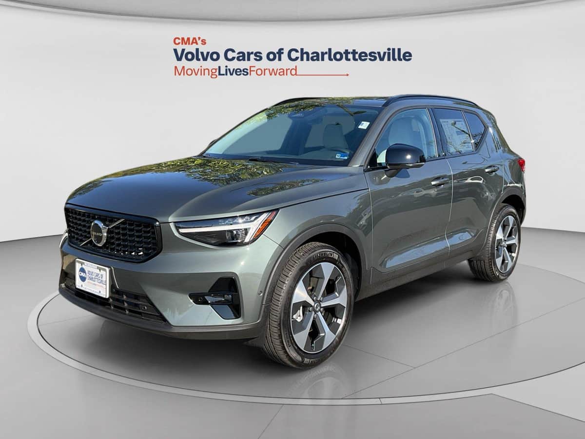 2026 Volvo XC40 PLUS