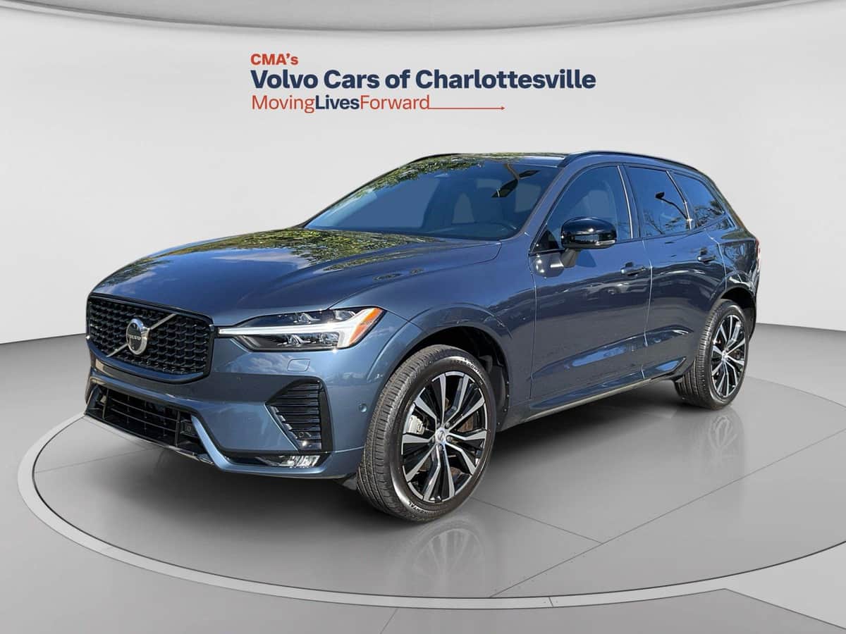 2024 Volvo XC60 Plus Dark Theme