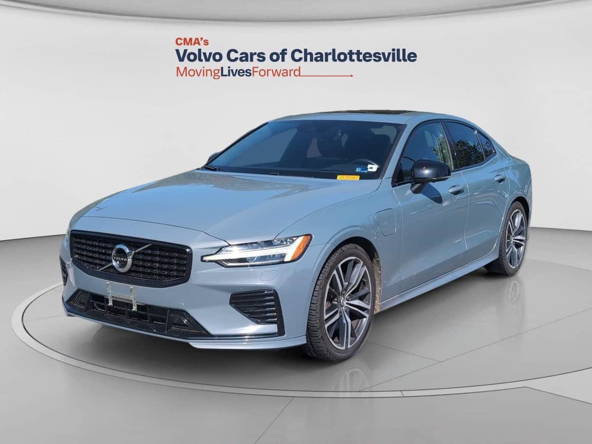 2022 Volvo S60 R-Design