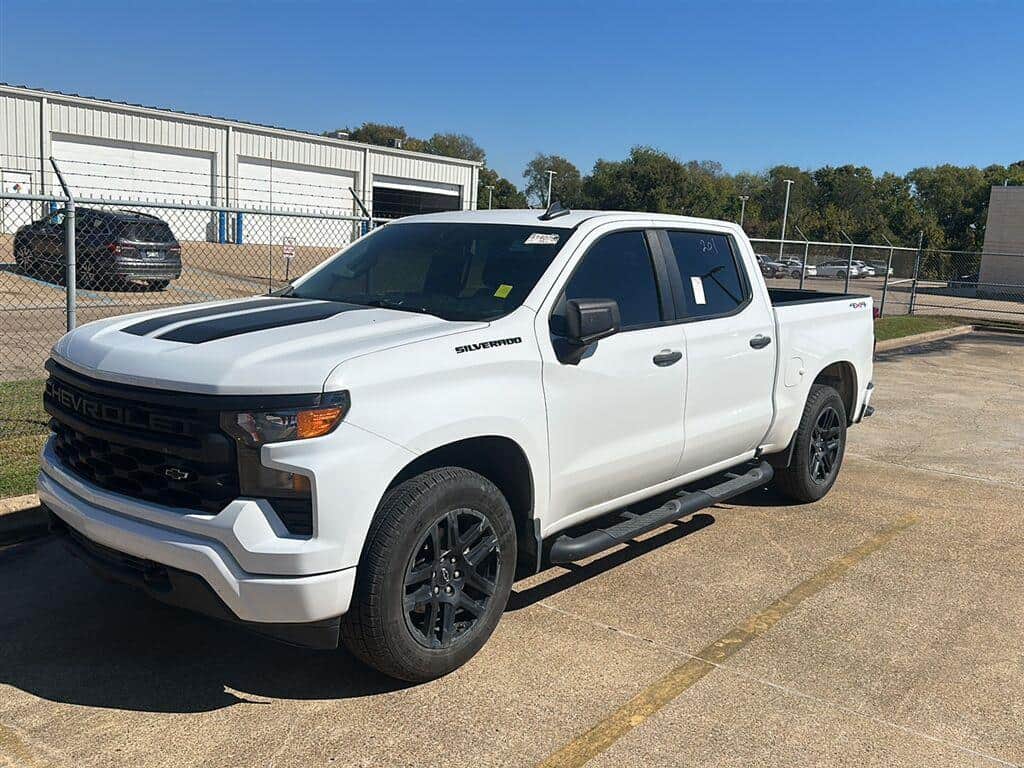 2023 Chevrolet Silverado 1500 Custom