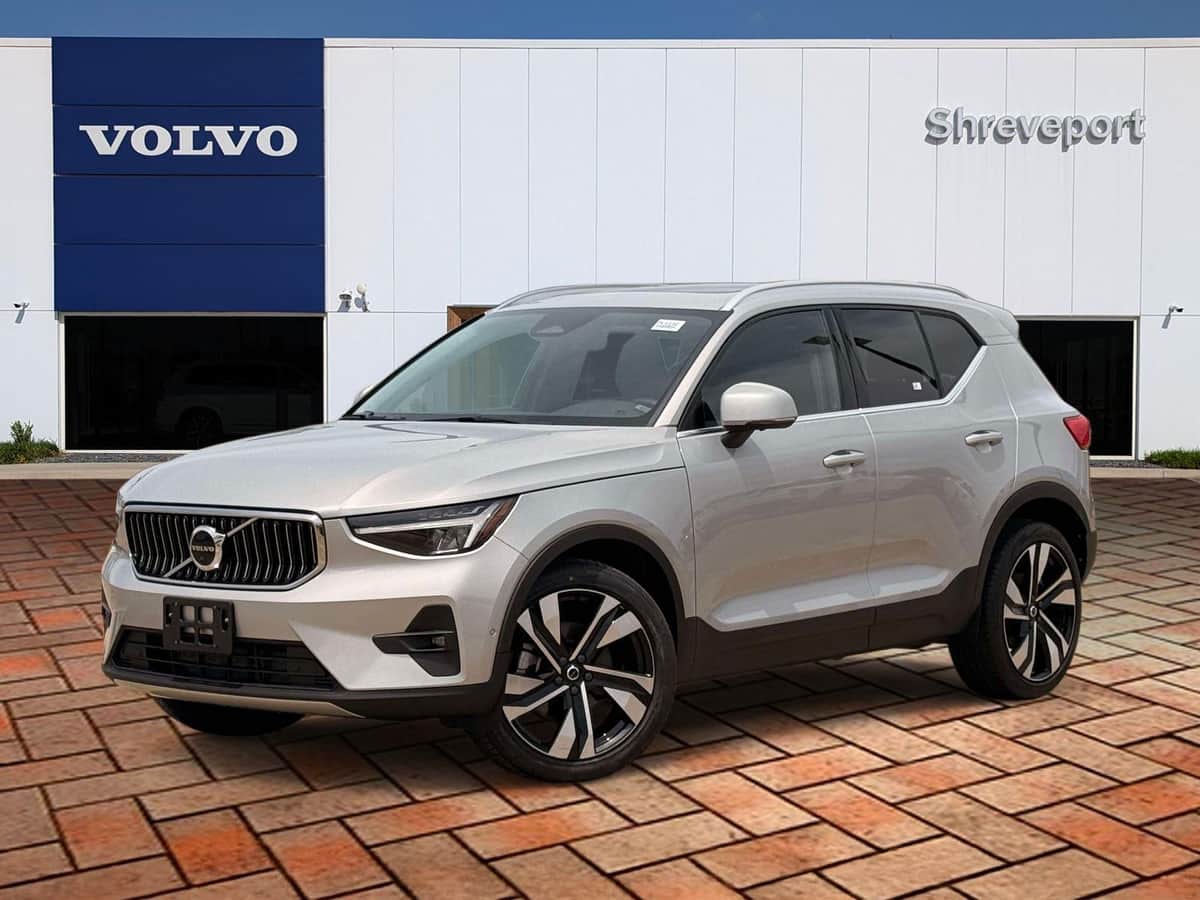 2023 Volvo XC40 PLUS