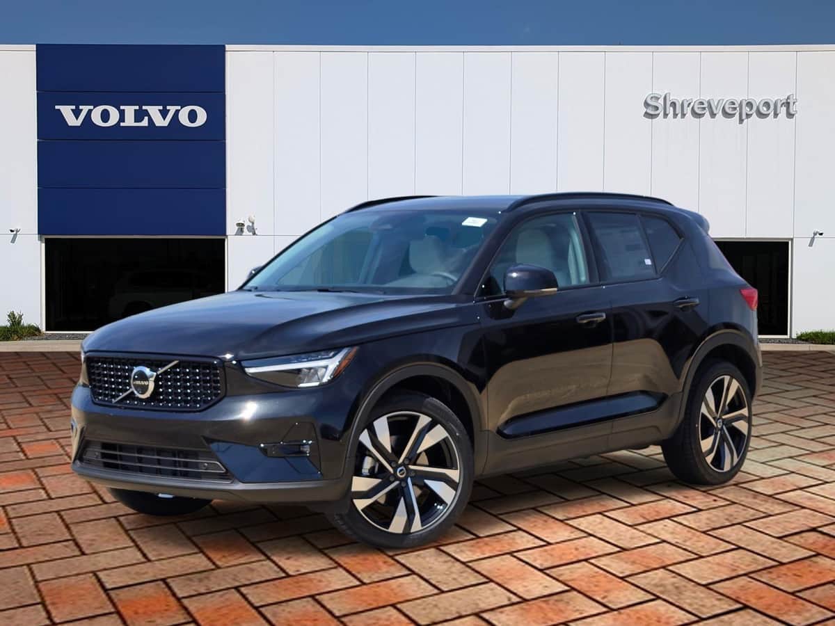 2026 Volvo XC40 PLUS