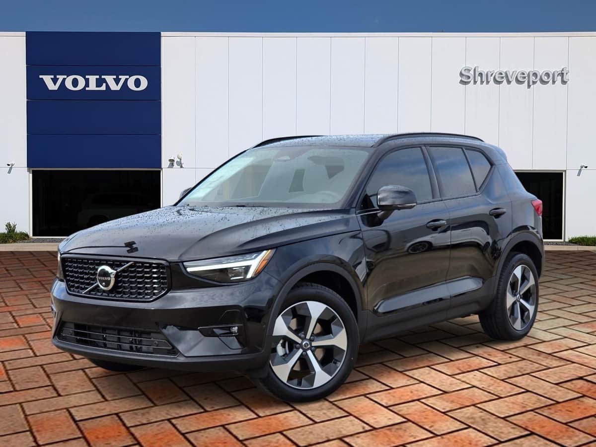 2026 Volvo XC40 PLUS