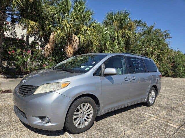 2016 Toyota Sienna Xle 8-Passenger