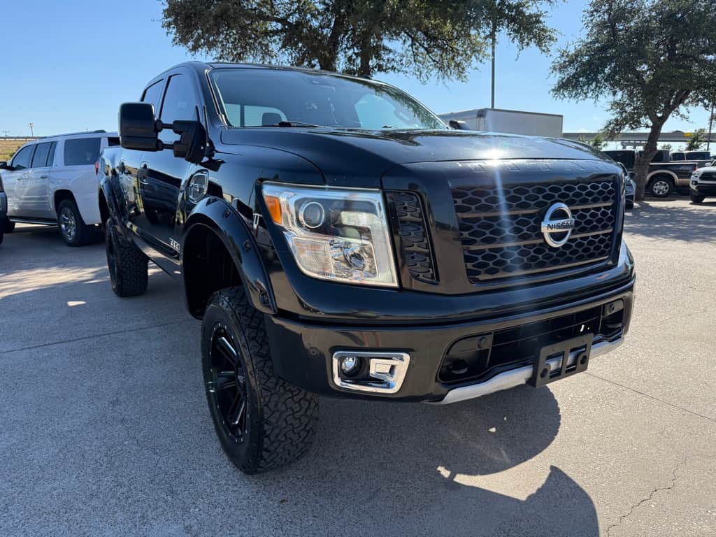 2017 Nissan Titan SV