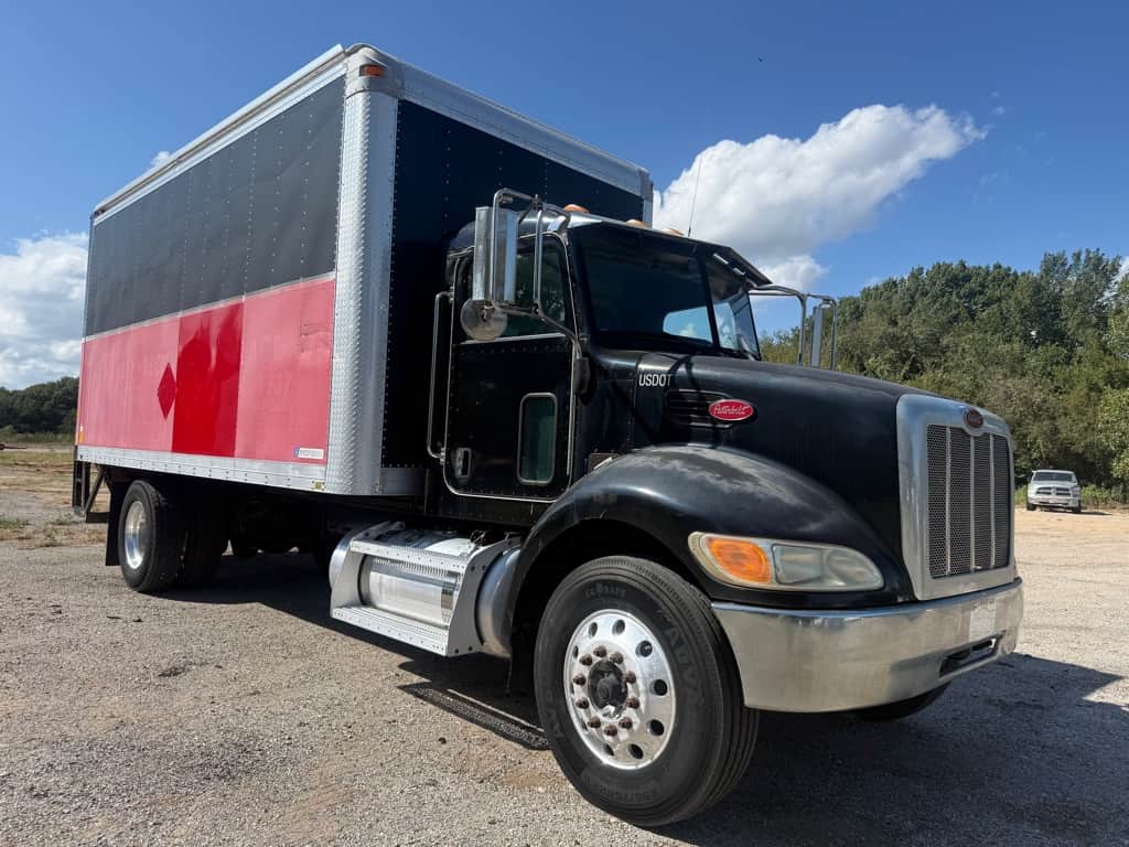 2007 PETERBILT 335