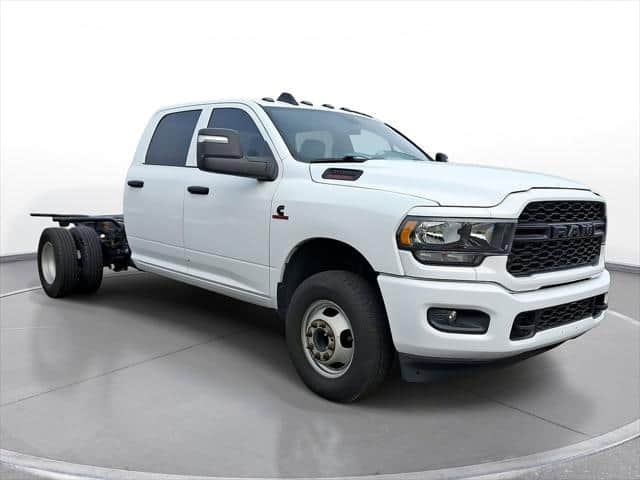 2023 Ram 3500 Chassis Tradesman 4wd Crew Cab 60'' Ca 172.4'' Wb