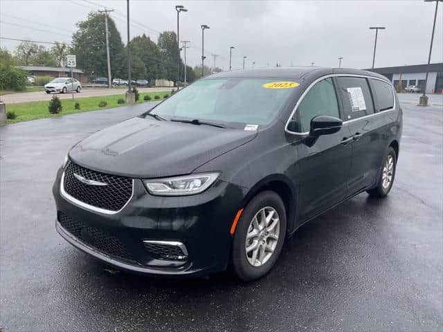 2025 Chrysler Pacifica Select Fwd