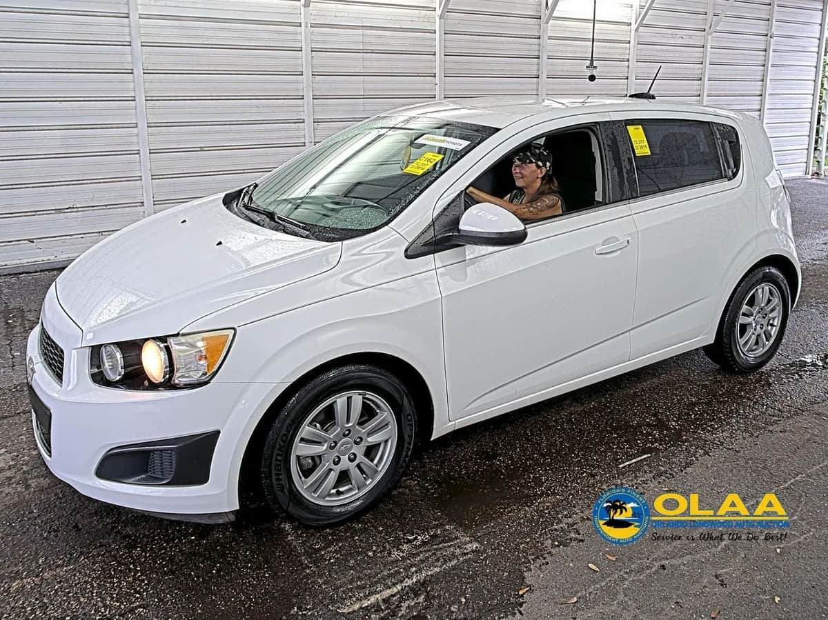 2016 Chevrolet Sonic Lt Hatchback Sedan 4d