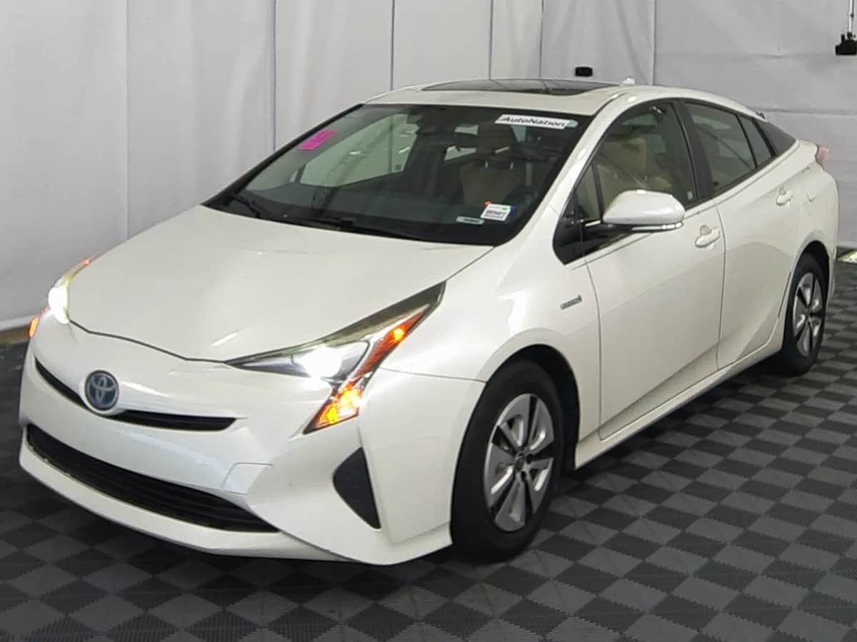 2016 Toyota Prius Three Hatchback 4d