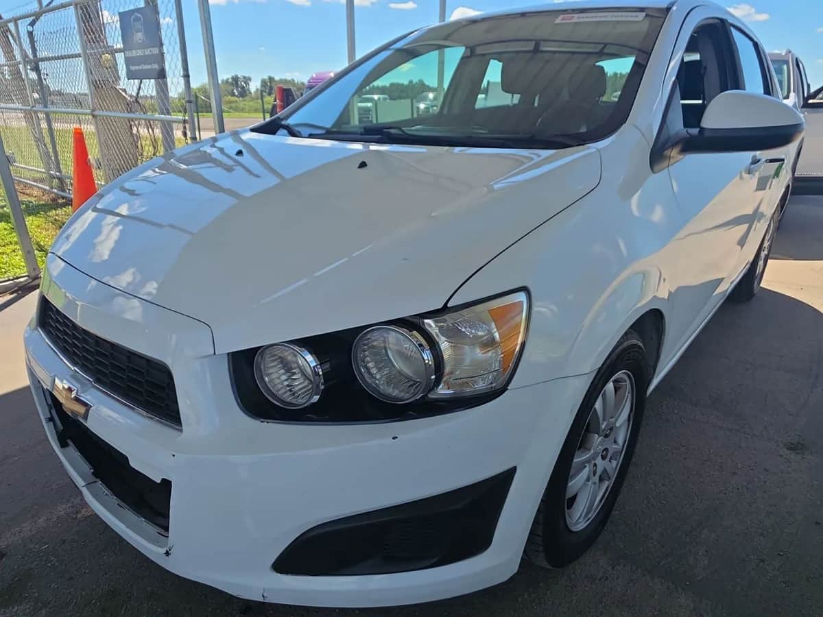 2014 Chevrolet Sonic Lt Hatchback Sedan 4d