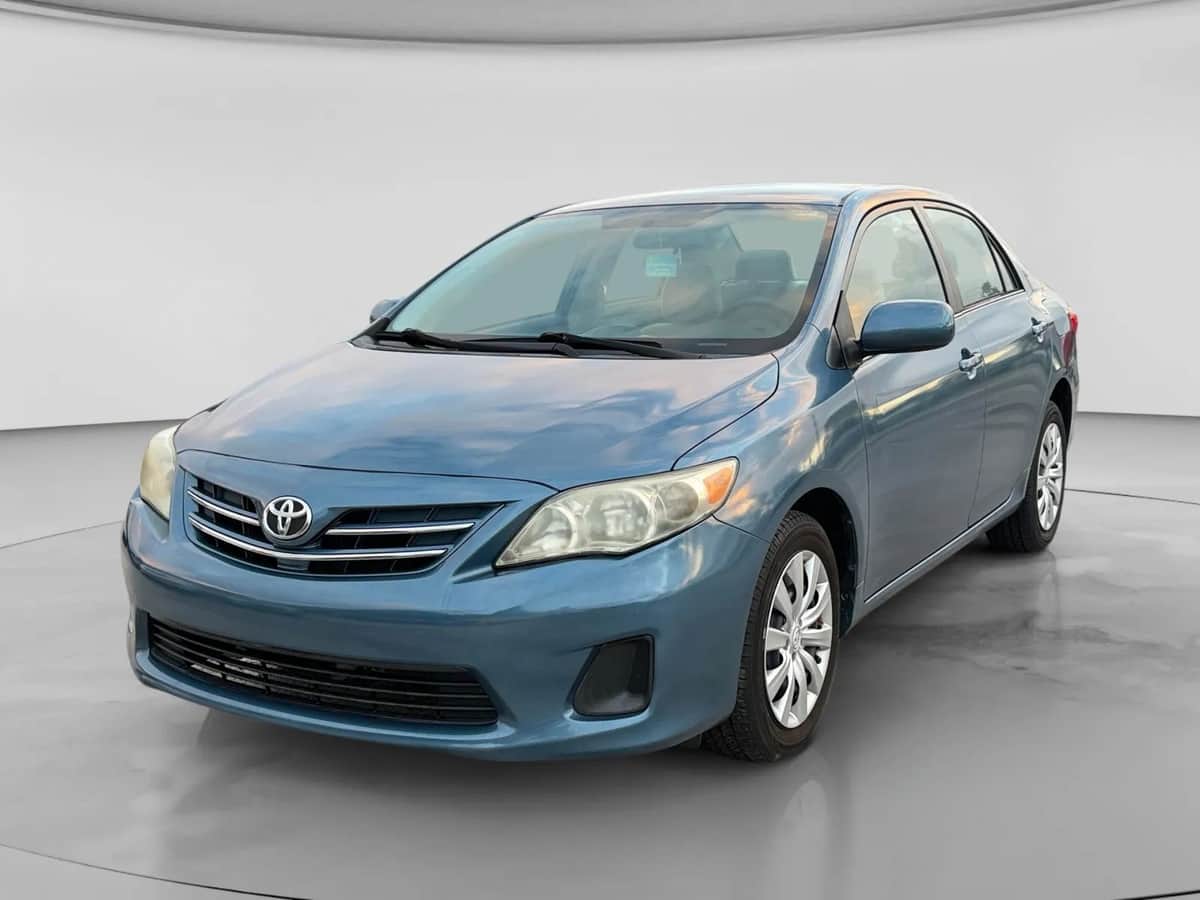 2013 Toyota Corolla Le Sedan 4d