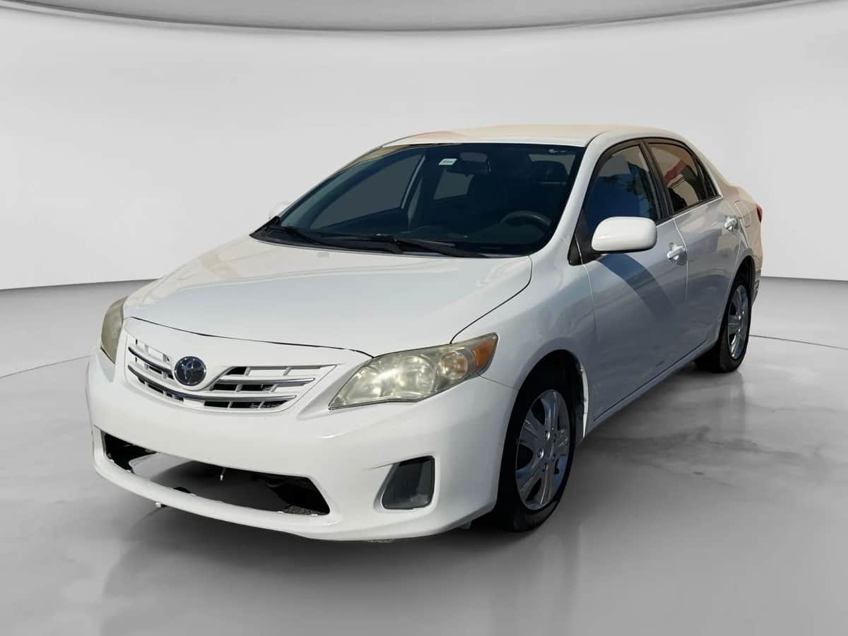 2013 Toyota Corolla Le Sedan 4d