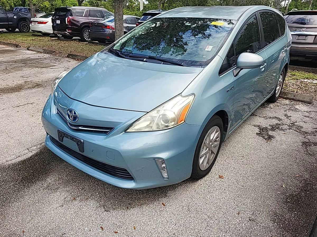 2014 Toyota Prius V Three Wagon 4d