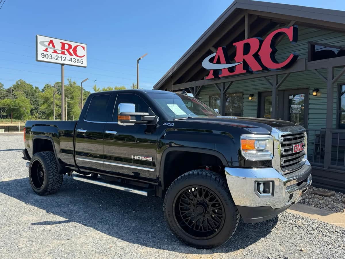 2015 GMC Sierra 2500hd Available Wifi Slt Pickup 4d 6 1/2 Ft