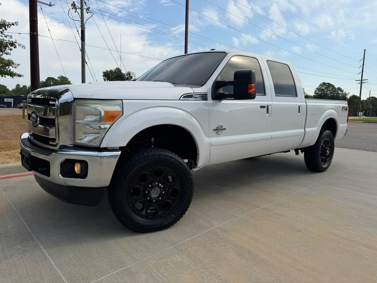 2015 Ford F-250 Lariat Pickup 4d 6 3/4 Ft