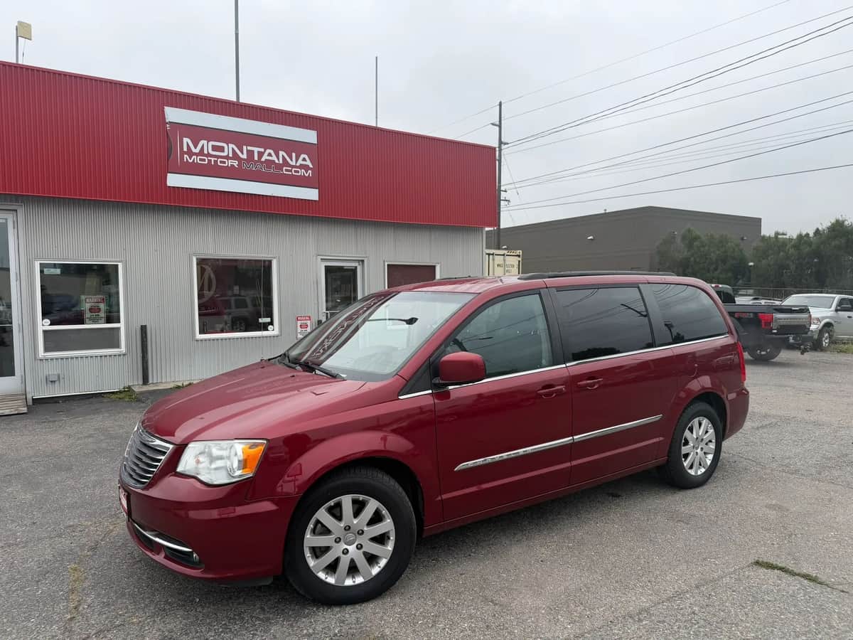 2016 Chrysler Town and Country Touring Minivan 4D